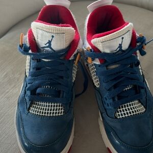 The messy room Jordan 4